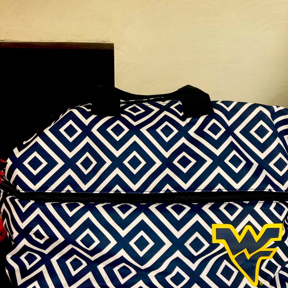 WV Expandable duffel bag